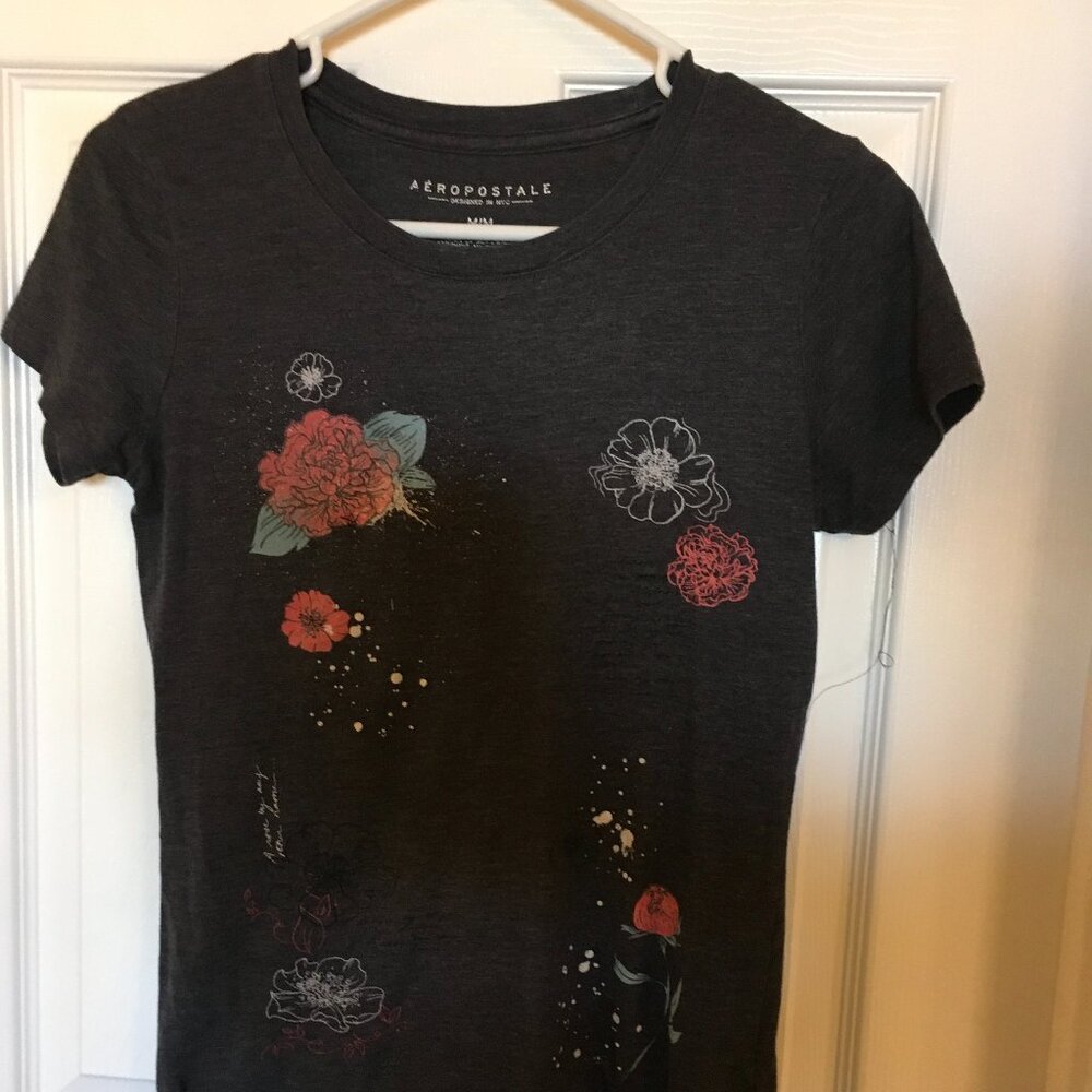 Aeropostale Floral Graphic Tee Size Medium Charcoal Gray
